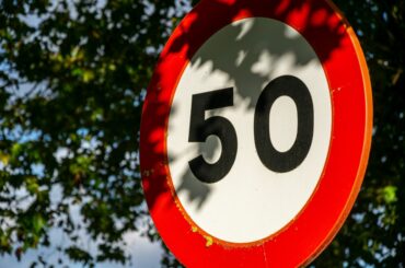 Neopatentati: Limiti di Velocità e Sanzioni Aggiornate al 2025